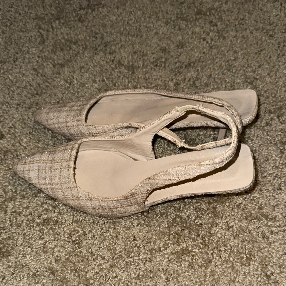Tumi Tan Heels with Woven Texture